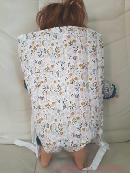 porte-poupon fleurs roses