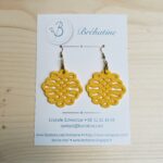 Boucles d'oreilles brodées interchangeables – Image 30